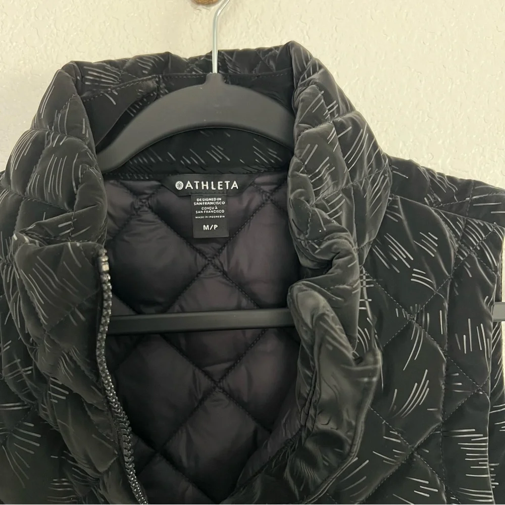 NWT Athleta Whisper Featherless Velvet Vest Black Medium Petite